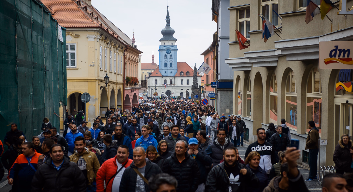 2016_10_27_zatec_romove_jsou_lide_zewlakk_-7631