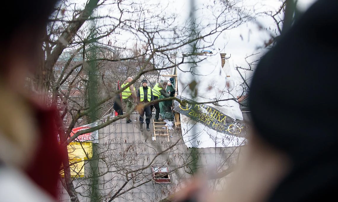 Klinika je po čtyřech letech prázdná 5 2019 01 17 klinika slez ze strechy 1140 zewlakk 9832