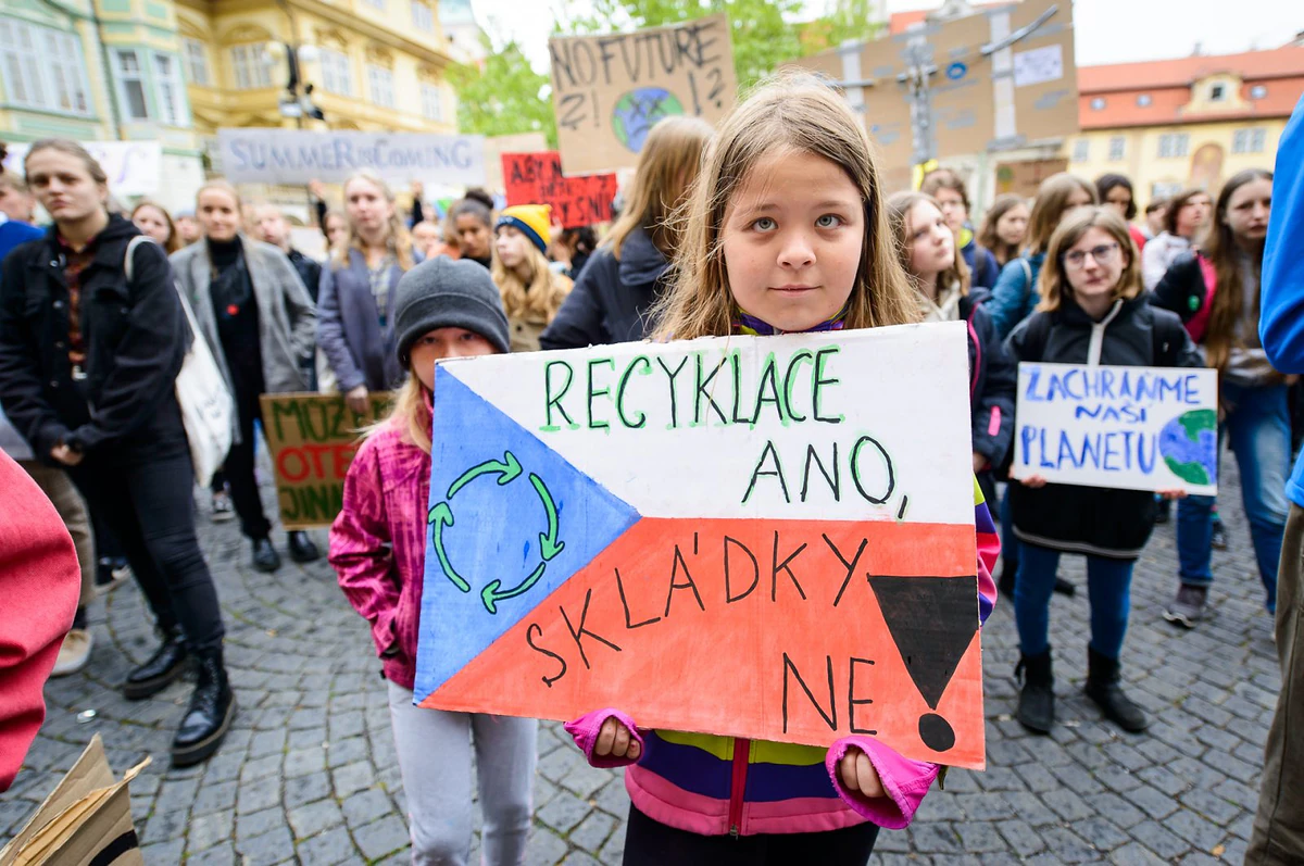 Fotoreportáž: „Nemáme čas ztrácet čas“. Studenti podruhé v Praze 1 2019 05 03 studentska stavka 1920 zewlakk 0006