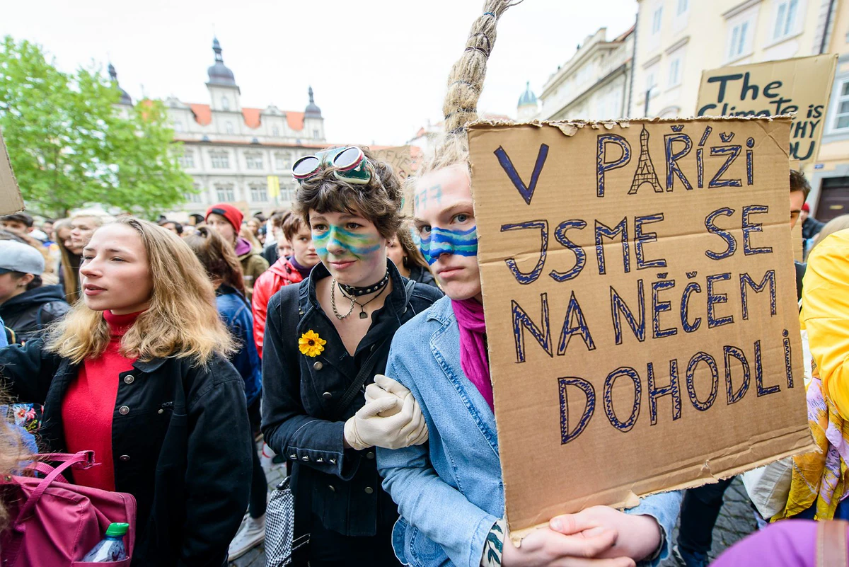 Fotoreportáž: „Nemáme čas ztrácet čas“. Studenti podruhé v Praze 2 2019 05 03 studentska stavka 1920 zewlakk 0015