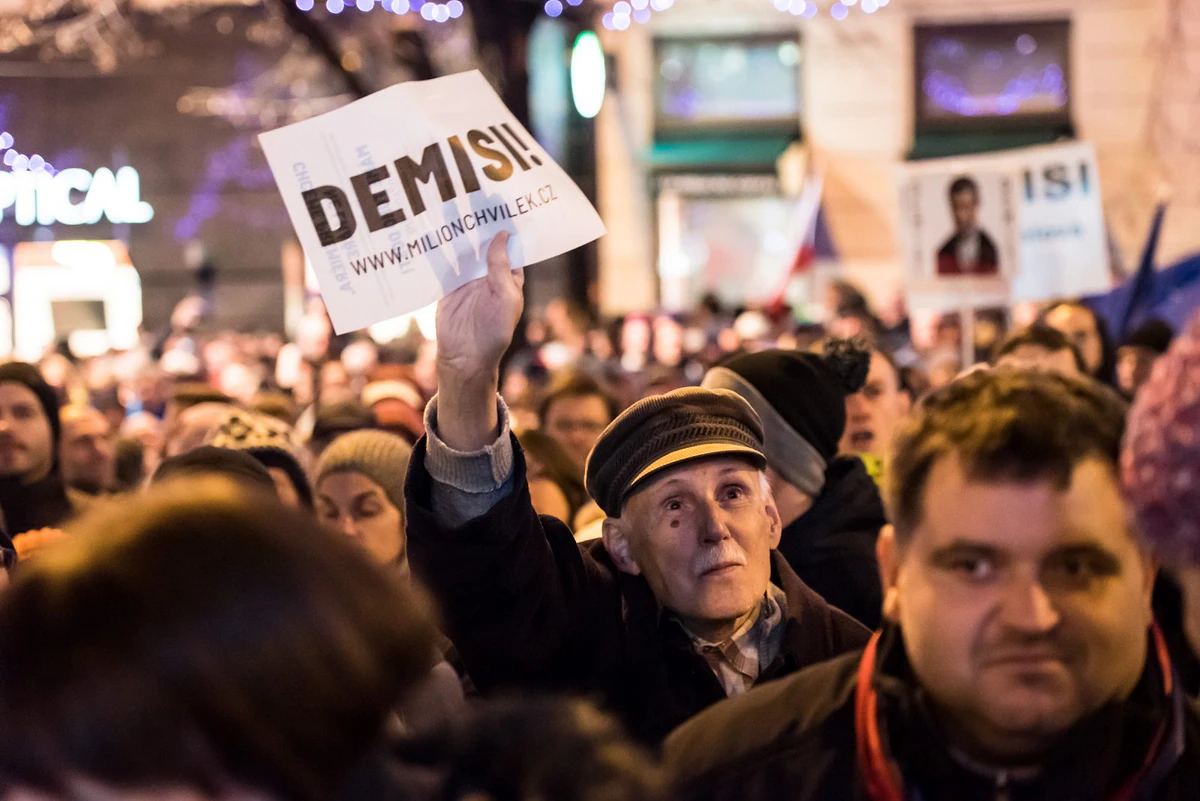 2019 12 10 milion chvilek 2400px zewlakk 2994