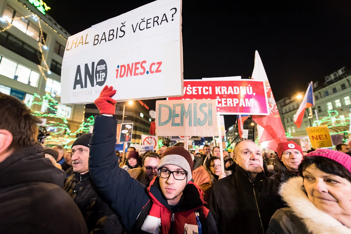 2019 12 10 milion chvilek 2400px zewlakk 3053