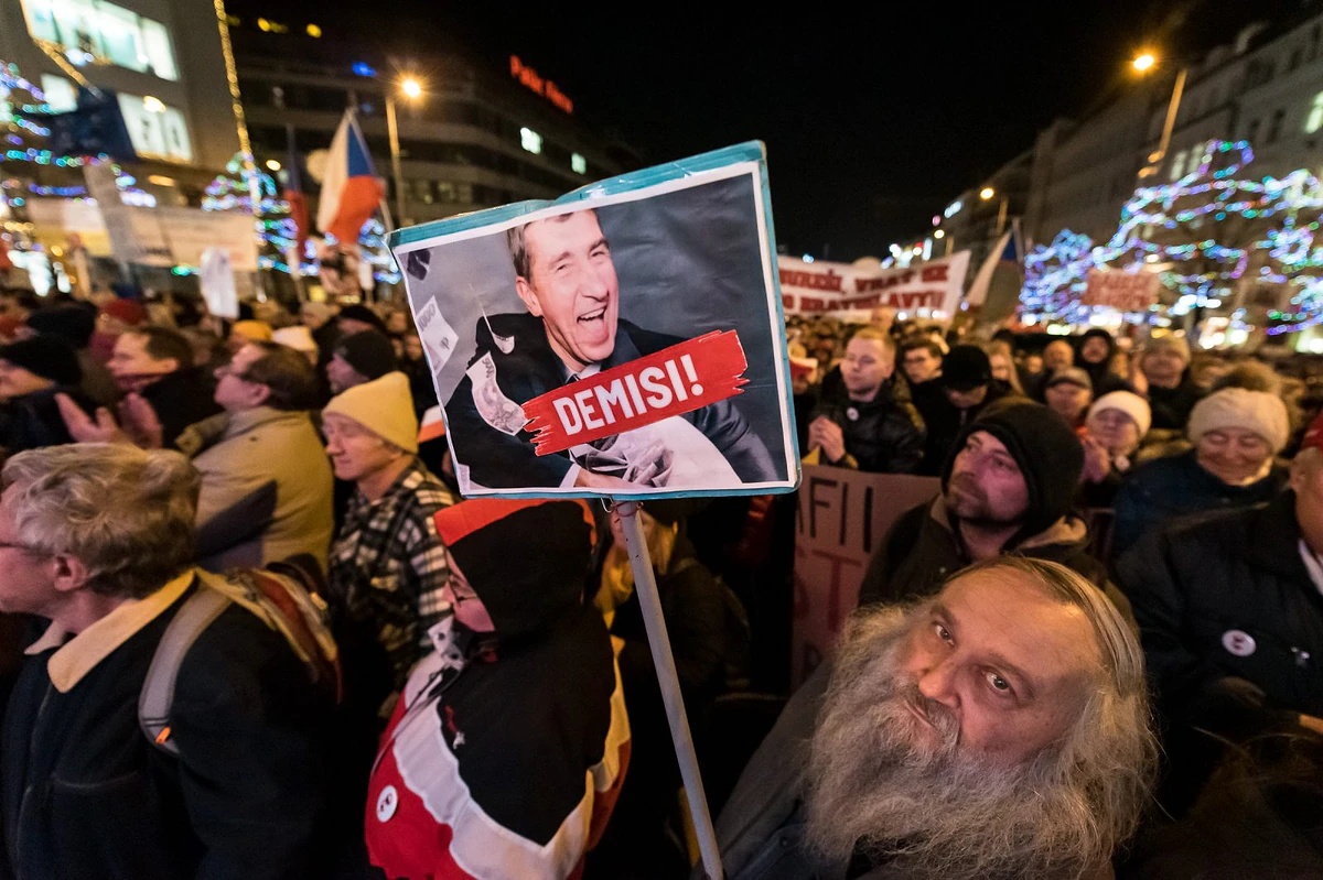 2019 12 10 milion chvilek 2400px zewlakk 3071