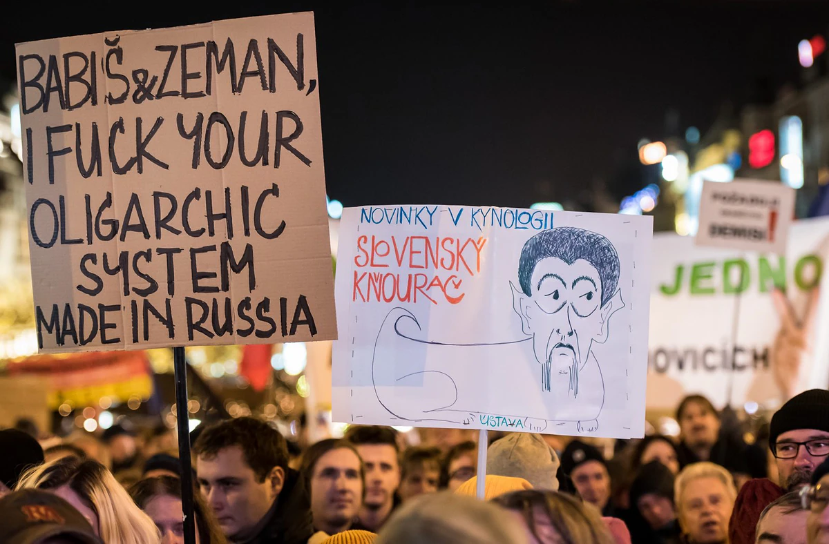 2019 12 10 milion chvilek 2400px zewlakk 3085