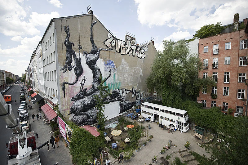„Zmrazit nájmy a největší pronajímatele vyvlastnit.“ Podaří se Berlíňanům obojí? 7 9ROA MURAL U SKALITZERS GALLERY