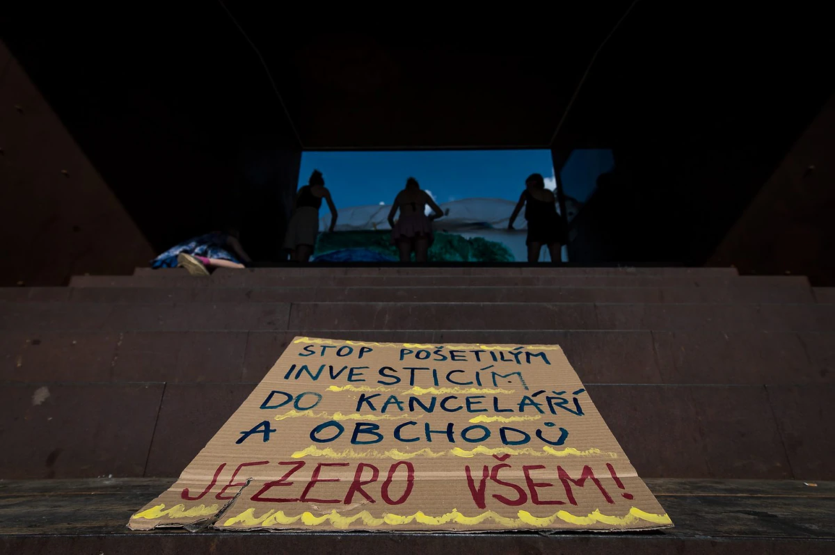 Fotoreport: Jezero místo zisků 12 2020 06 16 smrt pente 1920px 8102