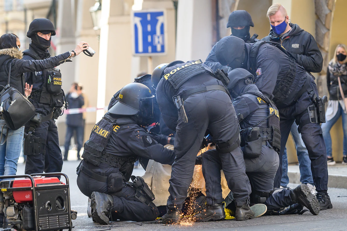 2020 10 01 XR blokada 2400px zewlakk 7920