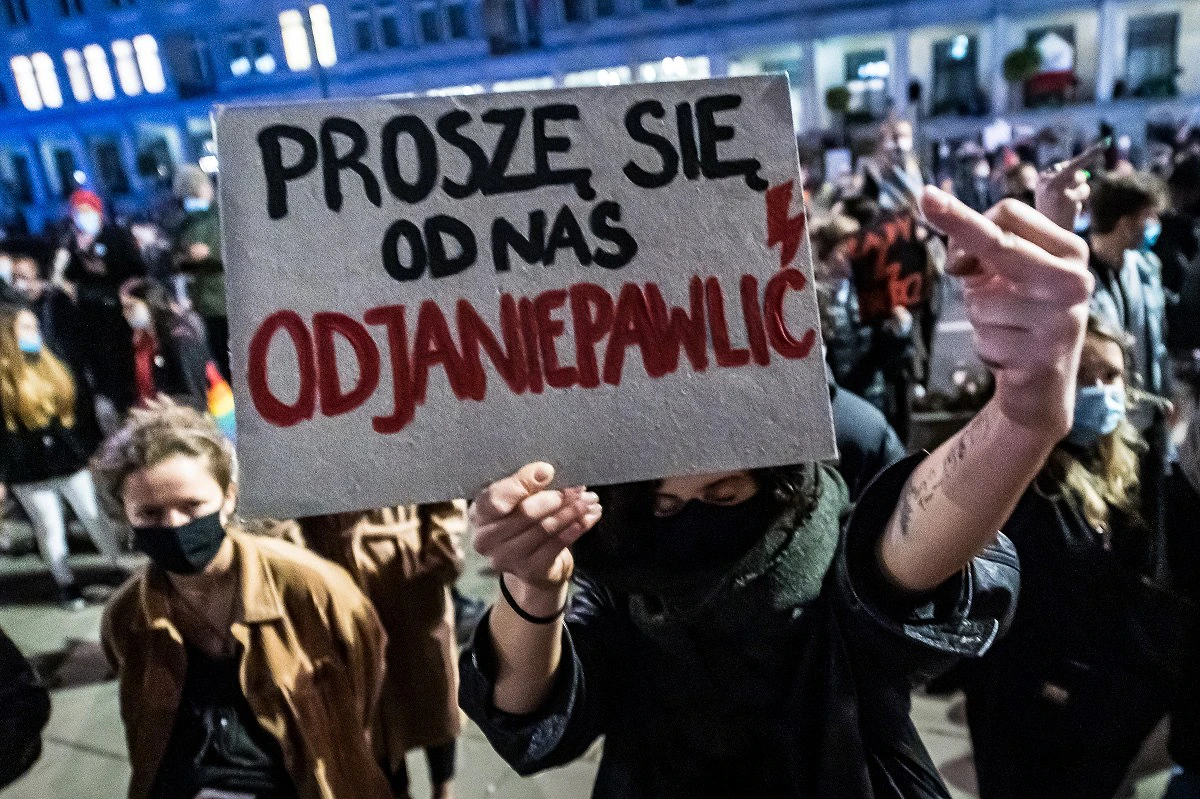 202 10 26 varsava PiS 2400px zewlakk 6583
