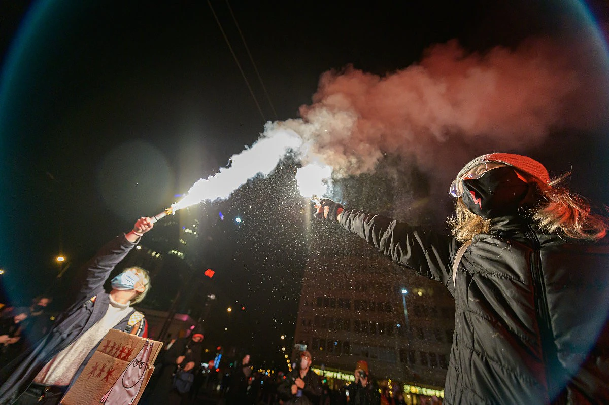 2020 11 09 varsava strajk kobiet 2400px zewlakk 9707