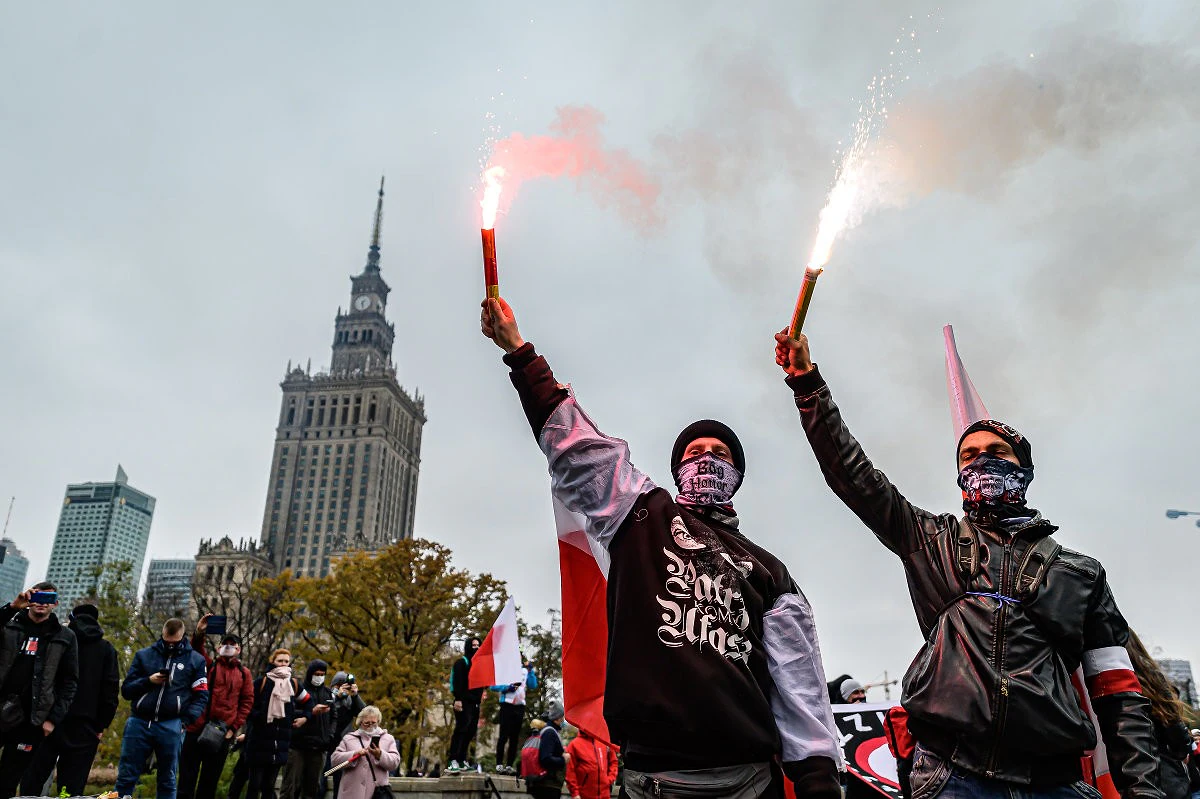 Fotoreport: Nejagresivnější Pochod nezávislosti. Ve Varšavě demonstrovali národovci 2 2020 11 11 varsava den nezavislosti zewlakk 0531