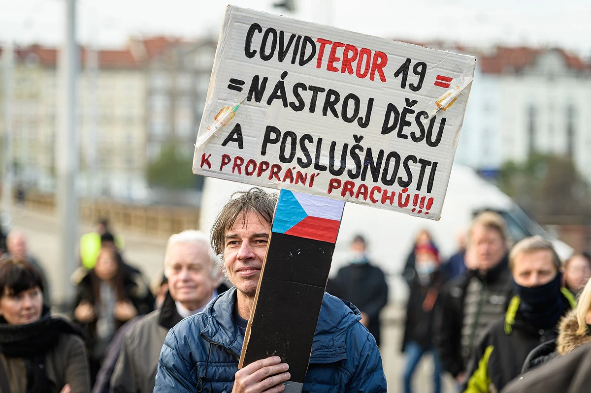 2020 12 06 anticovid demo 2400px zewlakk 7659