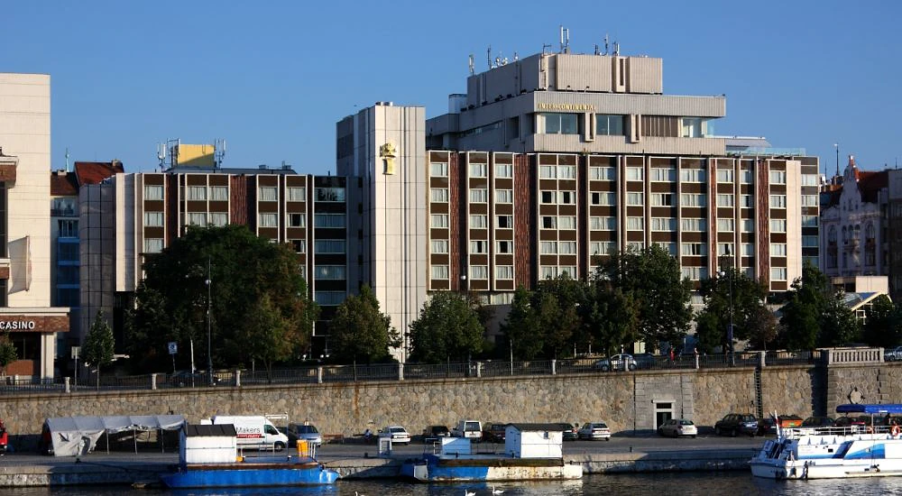 Intercontinental