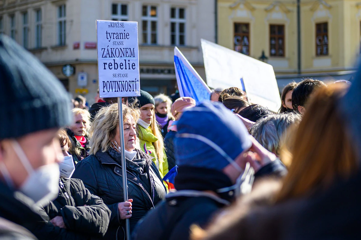 Nuda na chvíli zmizela, ale frustrace zůstává. Fotoreport z antirouškařské neděle 32 2021 03 07 chcipl pes 2400 zewlakk 8634