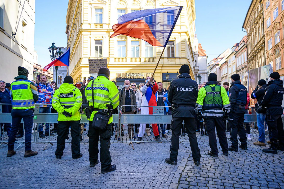 Nuda na chvíli zmizela, ale frustrace zůstává. Fotoreport z antirouškařské neděle 31 2021 03 07 chcipl pes 2400 zewlakk 8643