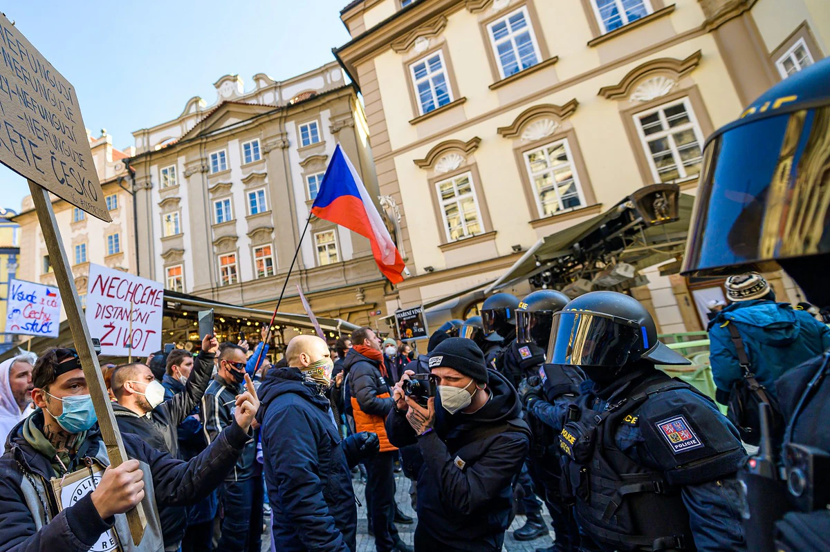 Nuda na chvíli zmizela, ale frustrace zůstává. Fotoreport z antirouškařské neděle 30 2021 03 07 chcipl pes 2400 zewlakk 8687