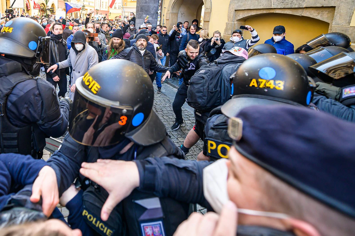 Nuda na chvíli zmizela, ale frustrace zůstává. Fotoreport z antirouškařské neděle 27 2021 03 07 chcipl pes 2400 zewlakk 8756