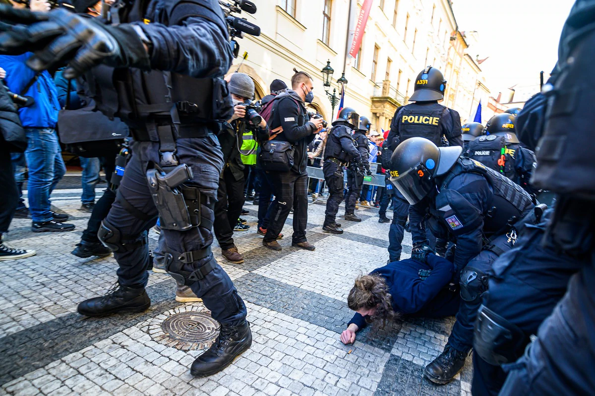 Nuda na chvíli zmizela, ale frustrace zůstává. Fotoreport z antirouškařské neděle 26 2021 03 07 chcipl pes 2400 zewlakk 8769
