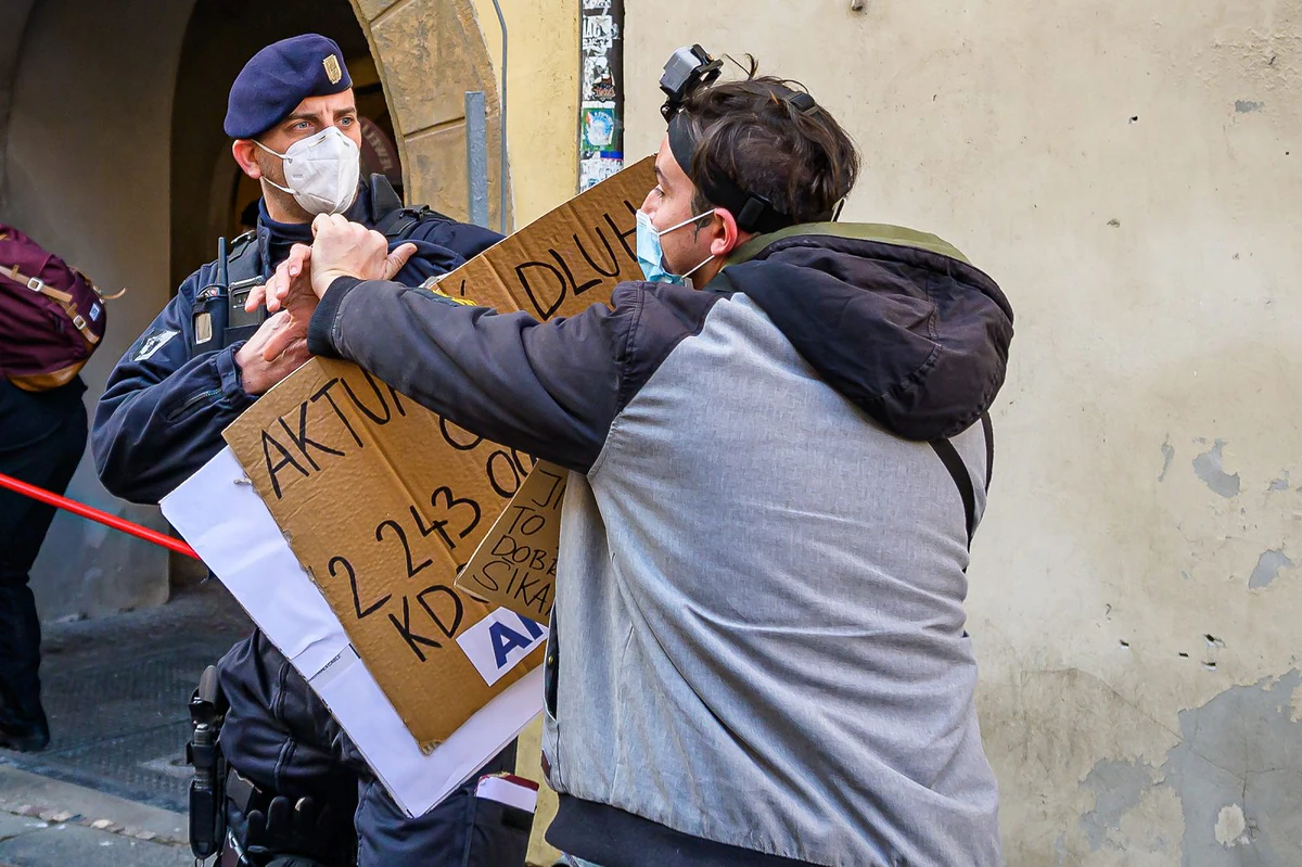 Nuda na chvíli zmizela, ale frustrace zůstává. Fotoreport z antirouškařské neděle 20 2021 03 07 chcipl pes 2400 zewlakk 8834 2