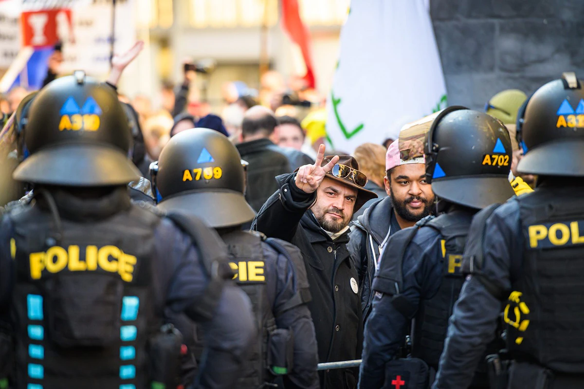 Nuda na chvíli zmizela, ale frustrace zůstává. Fotoreport z antirouškařské neděle 16 2021 03 07 chcipl pes 2400 zewlakk 8934
