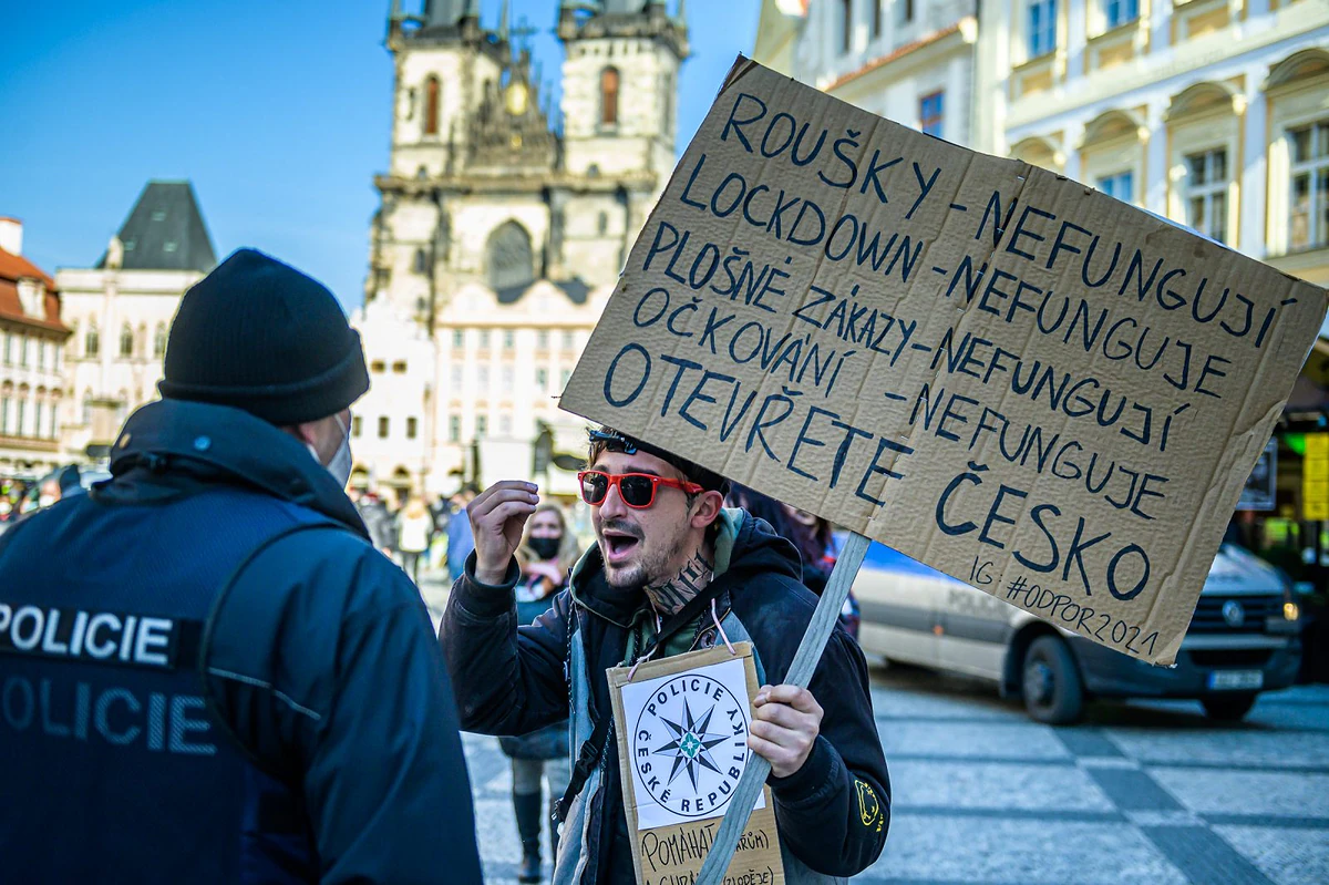 Nuda na chvíli zmizela, ale frustrace zůstává. Fotoreport z antirouškařské neděle 15 2021 03 07 chcipl pes 2400 zewlakk 8947