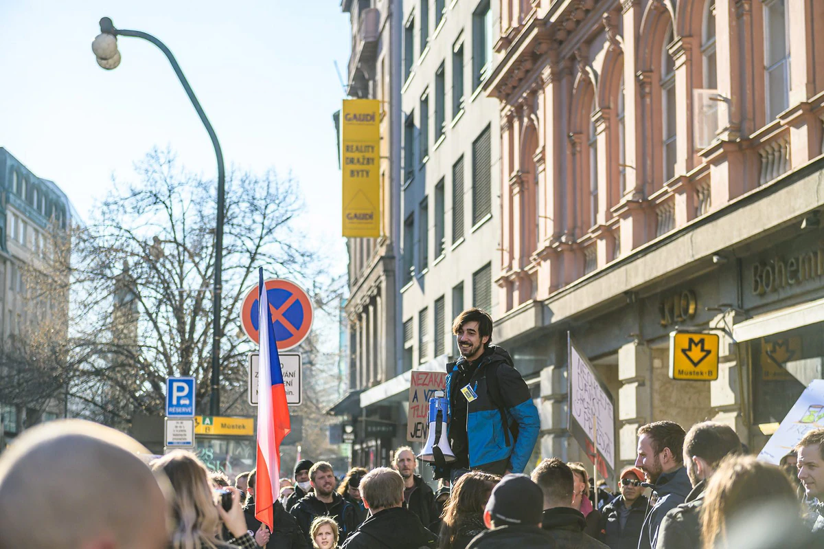 Nuda na chvíli zmizela, ale frustrace zůstává. Fotoreport z antirouškařské neděle 11 2021 03 07 chcipl pes 2400 zewlakk 9215