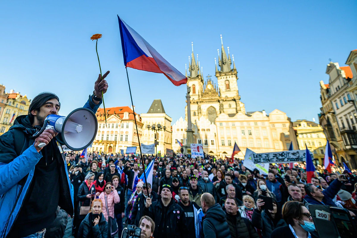 Nuda na chvíli zmizela, ale frustrace zůstává. Fotoreport z antirouškařské neděle 9 2021 03 07 chcipl pes 2400 zewlakk 9306