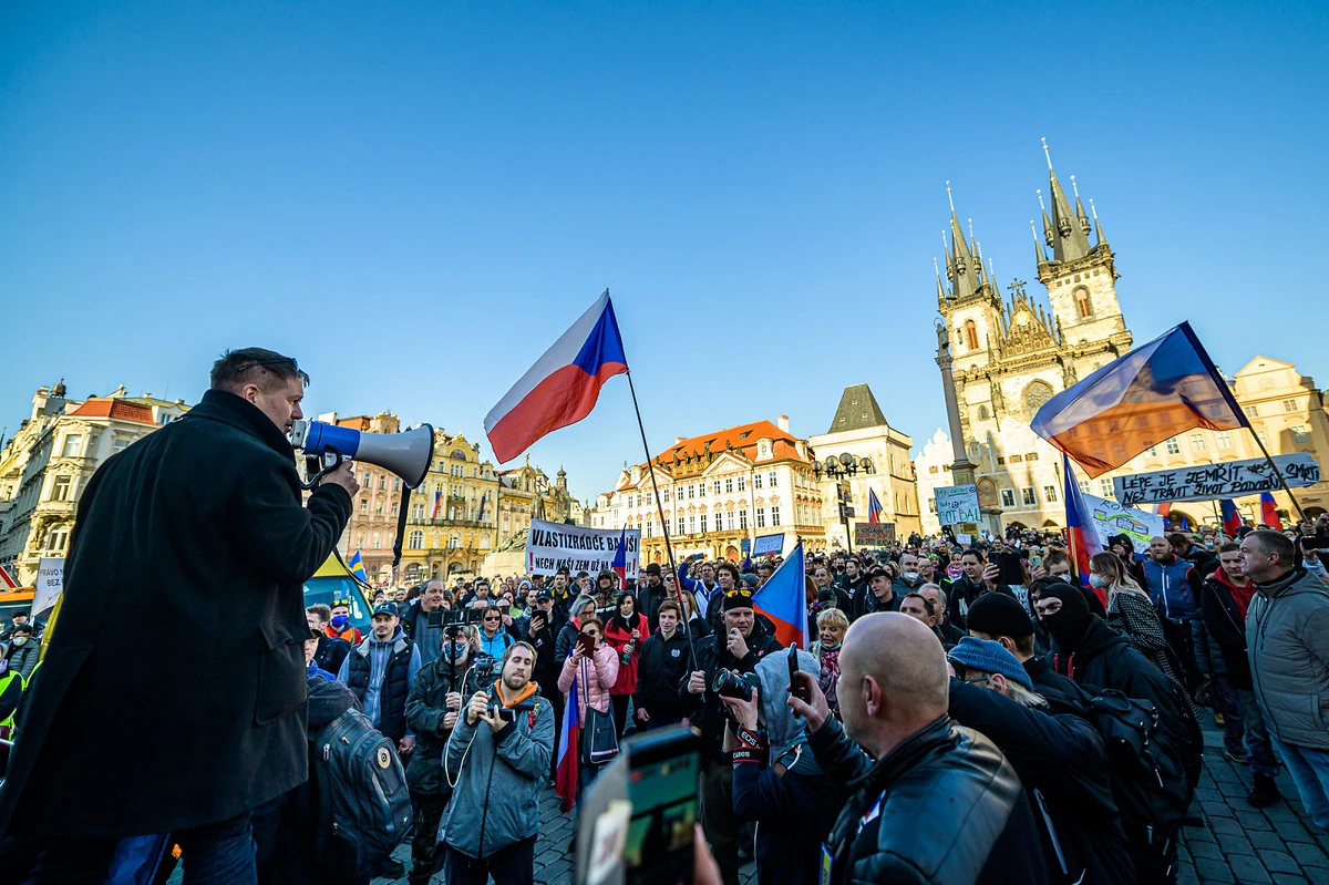 Nuda na chvíli zmizela, ale frustrace zůstává. Fotoreport z antirouškařské neděle 8 2021 03 07 chcipl pes 2400 zewlakk 9341