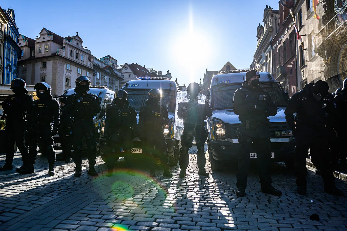 Nuda na chvíli zmizela, ale frustrace zůstává. Fotoreport z antirouškařské neděle 5 2021 03 07 chcipl pes 2400 zewlakk 9423