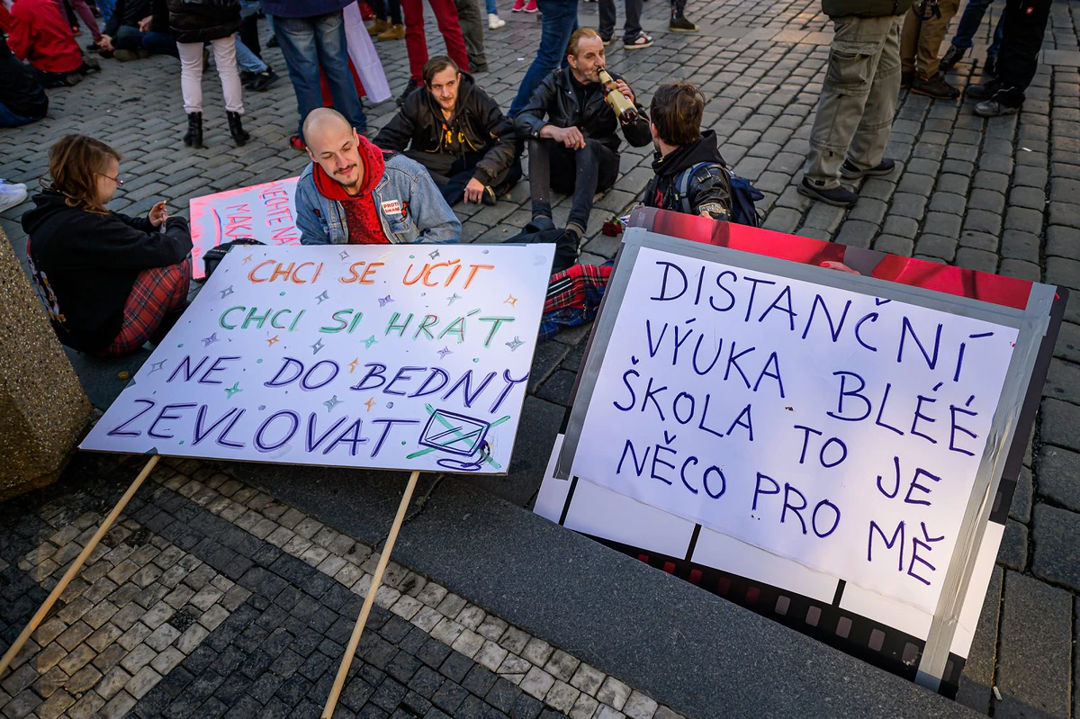 Nuda na chvíli zmizela, ale frustrace zůstává. Fotoreport z antirouškařské neděle 3 2021 03 07 chcipl pes 2400 zewlakk 9480