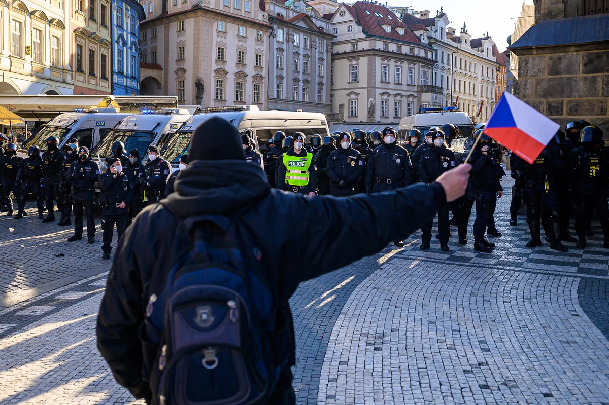 Nuda na chvíli zmizela, ale frustrace zůstává. Fotoreport z antirouškařské neděle 2 2021 03 07 chcipl pes 2400 zewlakk 9483