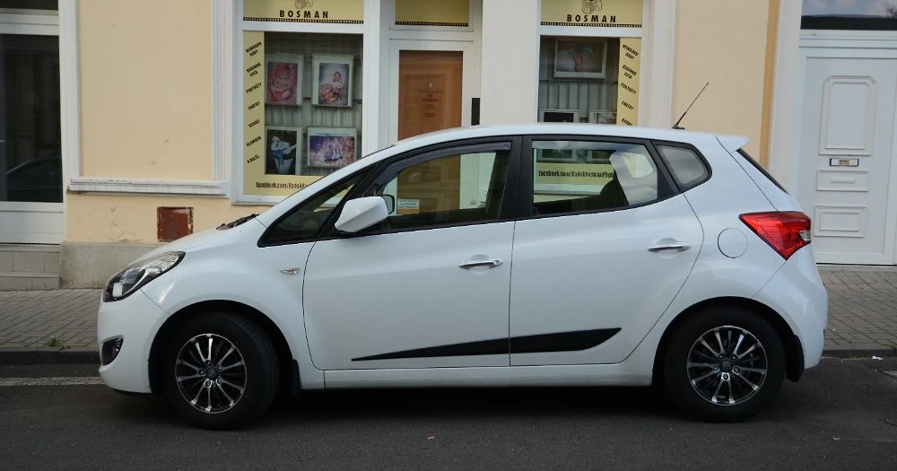 „Jestli něco udělal, měli ho zavřít.“ Smrt v Teplicích budí v romské komunitě pochybnosti 2 auto