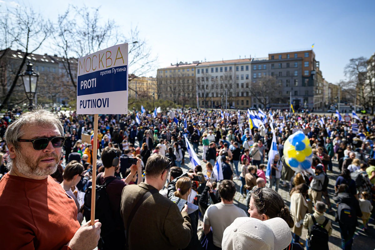 2022 03 26 rusove proti putinovi 2400px 2817