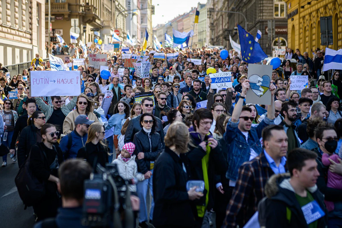2022 03 26 rusove proti putinovi 2400px 2981