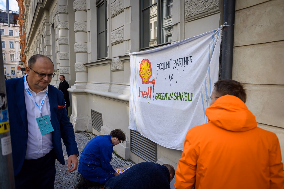 2022 09 26 greenwashing demo 2400px 1539 e1664236335979