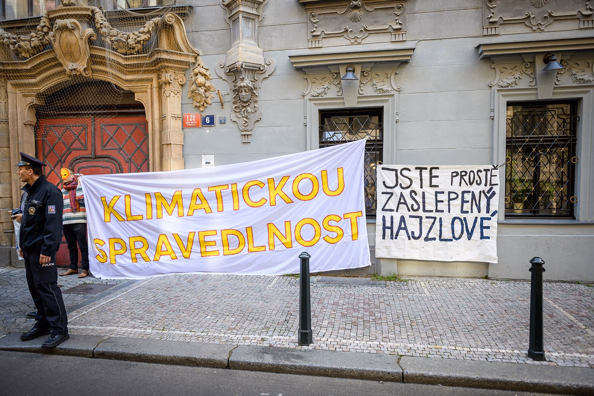 2022 09 26 greenwashing demo 2400px 1648 e1664236041538
