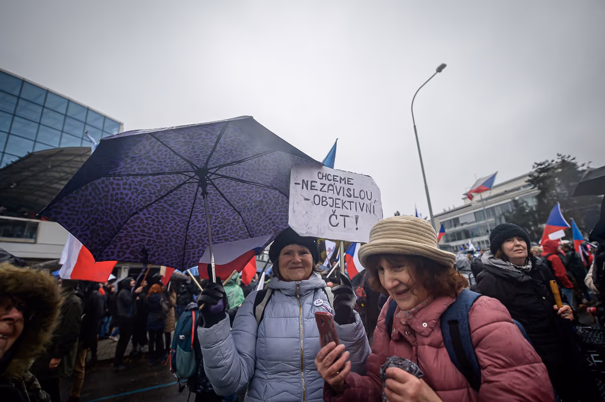 Fotoreport: Dezinfo hnutí už na energie kašle. Skončilo u nenávisti k uprchlíkům a s pár tisíci lidí 11 2022 11 17 vrabel CT 1400px 4560