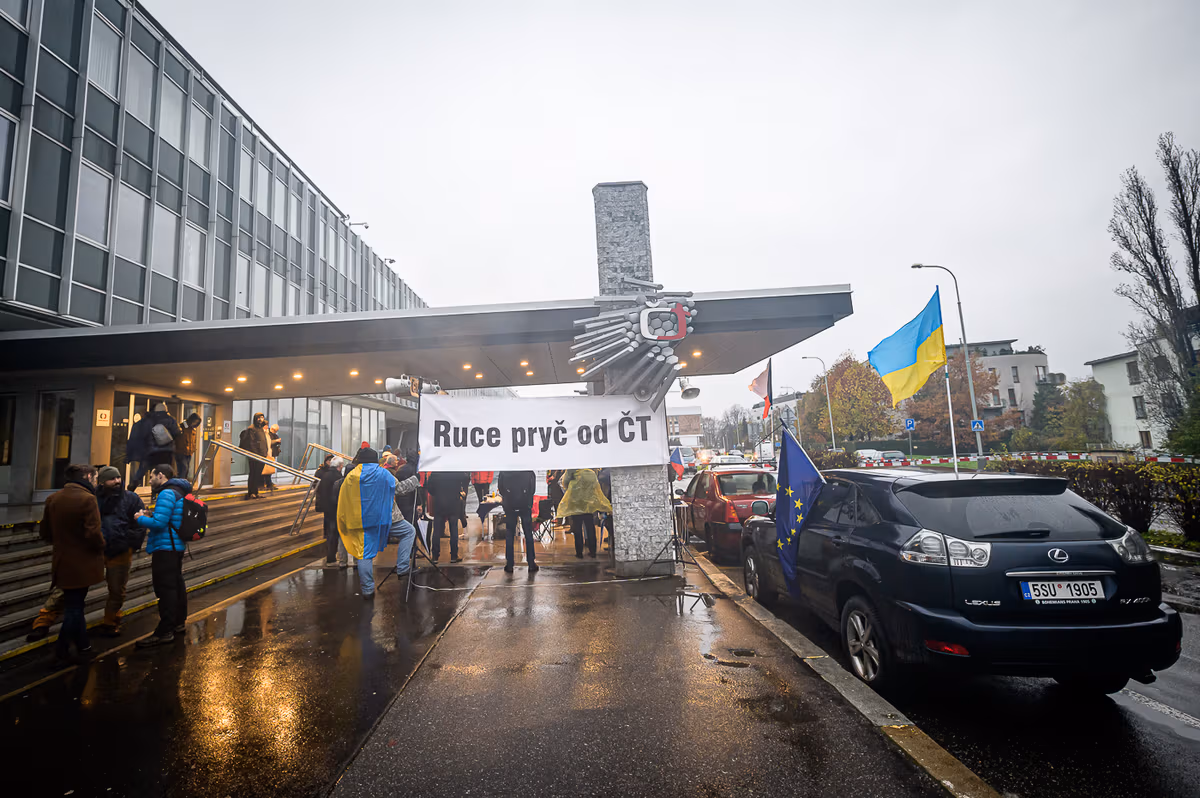 Fotoreport: Dezinfo hnutí už na energie kašle. Skončilo u nenávisti k uprchlíkům a s pár tisíci lidí 7 2022 11 17 vrabel CT 1400px 4593