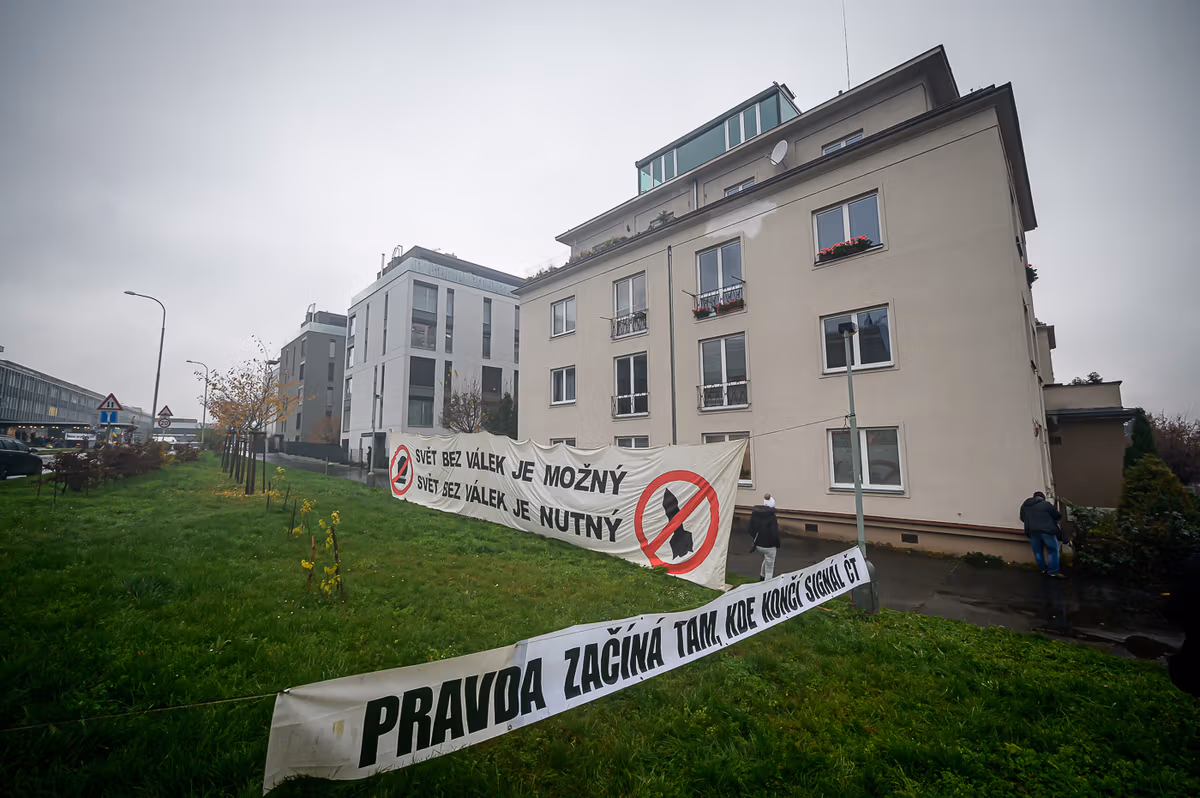 Fotoreport: Dezinfo hnutí už na energie kašle. Skončilo u nenávisti k uprchlíkům a s pár tisíci lidí 6 2022 11 17 vrabel CT 1400px 4605