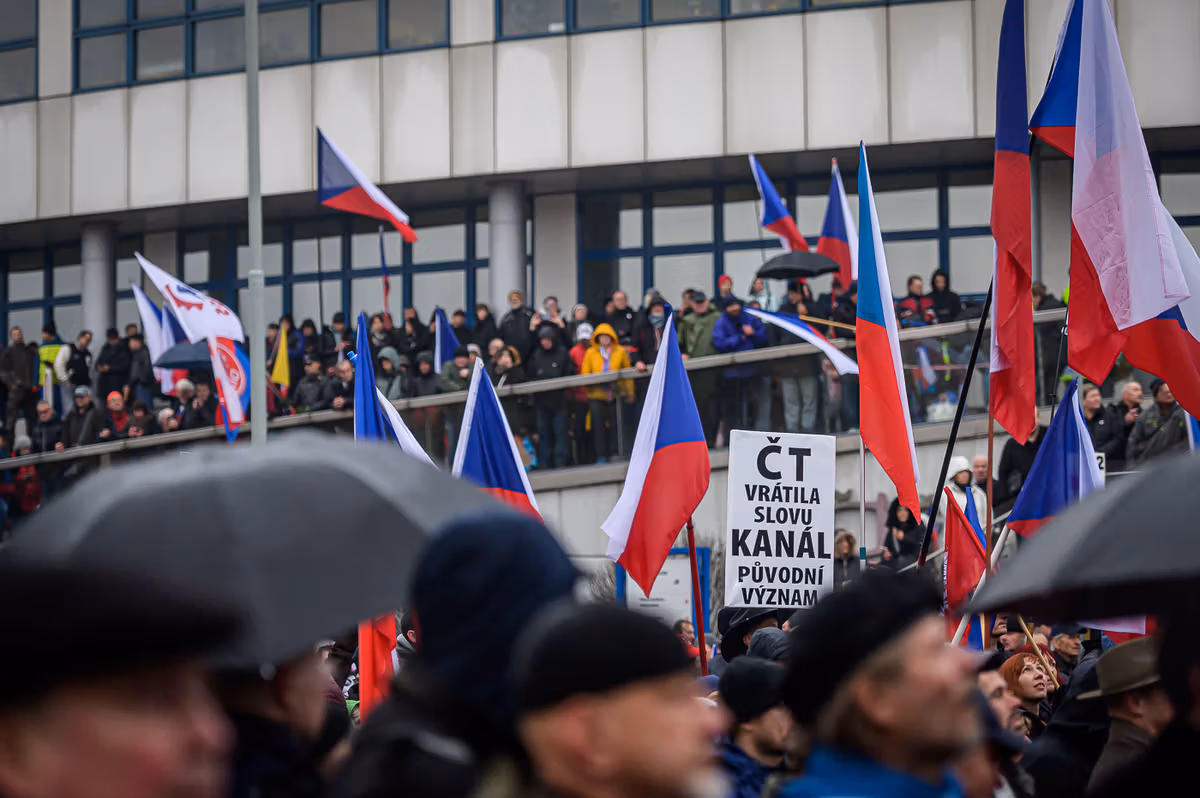 Fotoreport: Dezinfo hnutí už na energie kašle. Skončilo u nenávisti k uprchlíkům a s pár tisíci lidí 5 2022 11 17 vrabel CT 1400px 4612