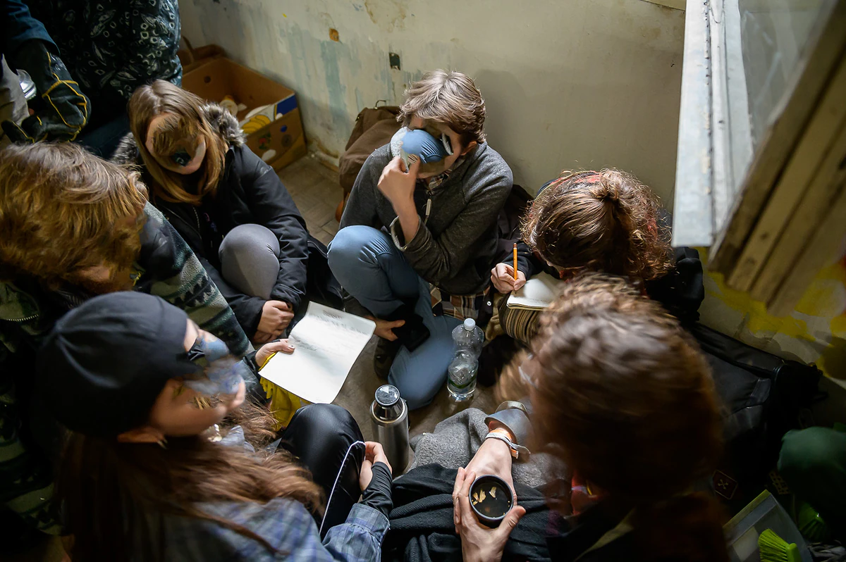 „Je absurdní, aby vedle sebe existovaly prázdné domy a lidé bez domova,“ vzkazují squatteři z obsazeného domu 10 2022 11 26 squat nova solidarira 1400px 3214