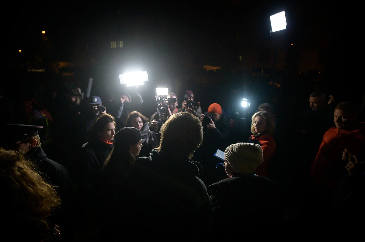 „Je absurdní, aby vedle sebe existovaly prázdné domy a lidé bez domova,“ vzkazují squatteři z obsazeného domu 17 2022 11 26 squat nova solidarira 1400px 3308