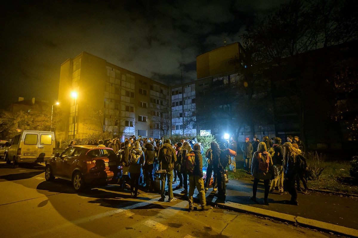 „Je absurdní, aby vedle sebe existovaly prázdné domy a lidé bez domova,“ vzkazují squatteři z obsazeného domu 18 2022 11 26 squat nova solidarira 1400px 3328