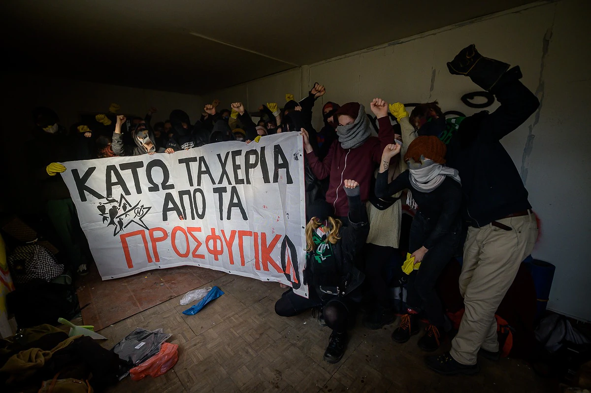 „Je absurdní, aby vedle sebe existovaly prázdné domy a lidé bez domova,“ vzkazují squatteři z obsazeného domu 21 2022 11 26 squat nova solidariraa 1400px 3067