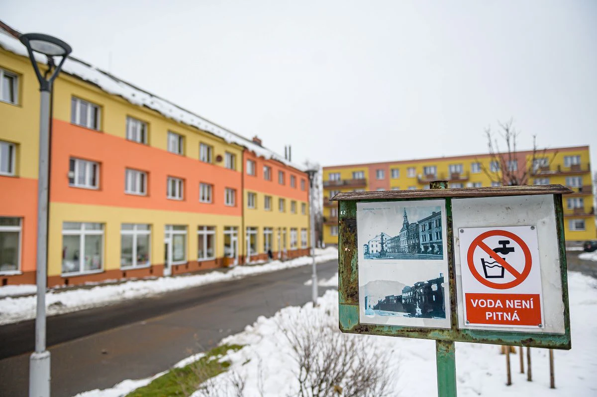 Osoblaha. Místo, kde mizí silnice, práce i lidé 1 1 Centrum Osoblahy. Foto Petr Zewlak Vrabec
