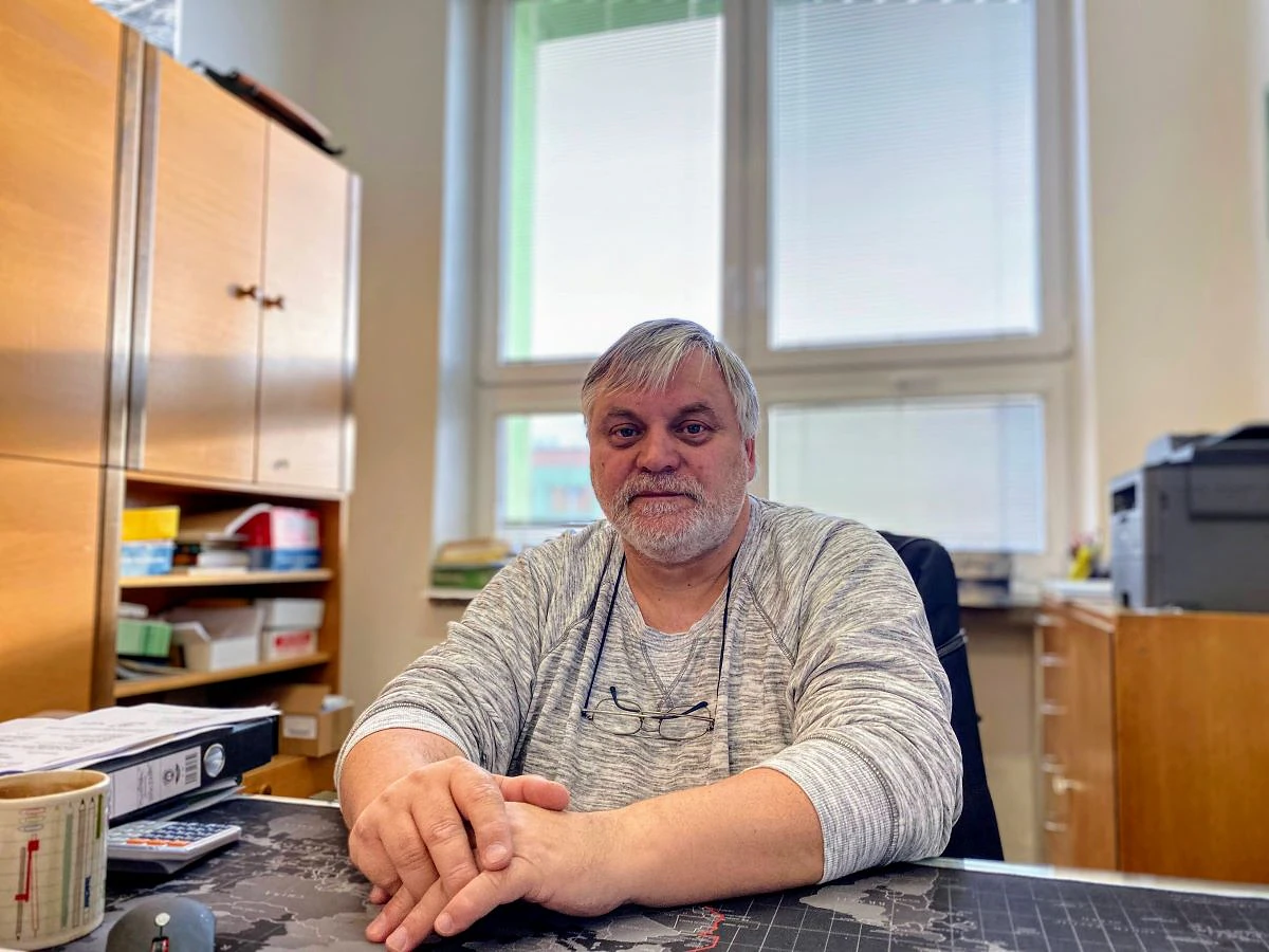 Osoblaha. Místo, kde mizí silnice, práce i lidé 4 4 Lubomir Micinsky zastupce reditele skoly. Foto Stanislav Biler