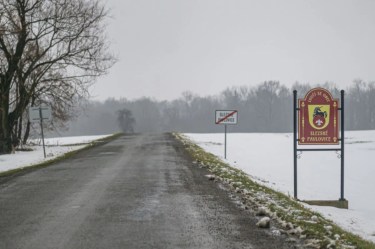 Osoblaha. Místo, kde mizí silnice, práce i lidé 7 7 Slezske Pavlovice. Foto Petr Zewlak Vrabec
