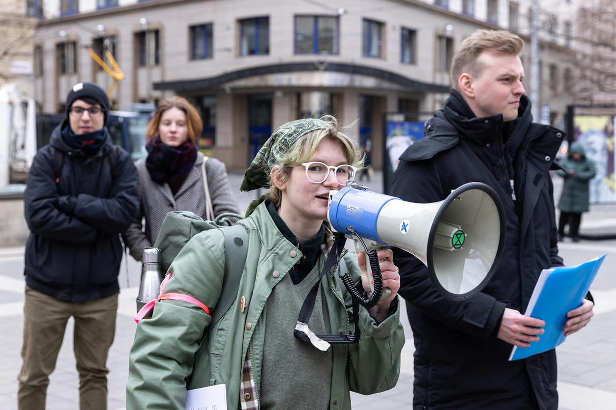 „Chci se učit, ne přežívat.“ Studující v Brně protestovali proti dalšímu zvýšení kolejného 10 MAJS1261