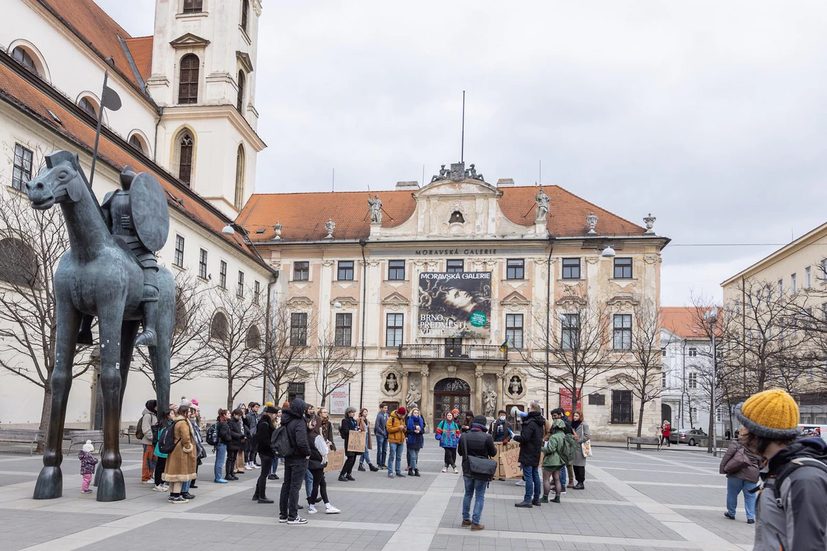 „Chci se učit, ne přežívat.“ Studující v Brně protestovali proti dalšímu zvýšení kolejného 4 MAJS1277