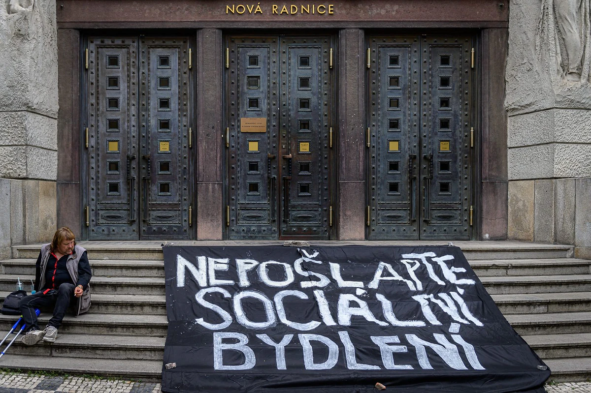 Místo aby bylo víc lidí v sociálních bytech, bude víc lidí na ulici 4 2023 07 23 Jezevky bydleni magos 2400px 7367