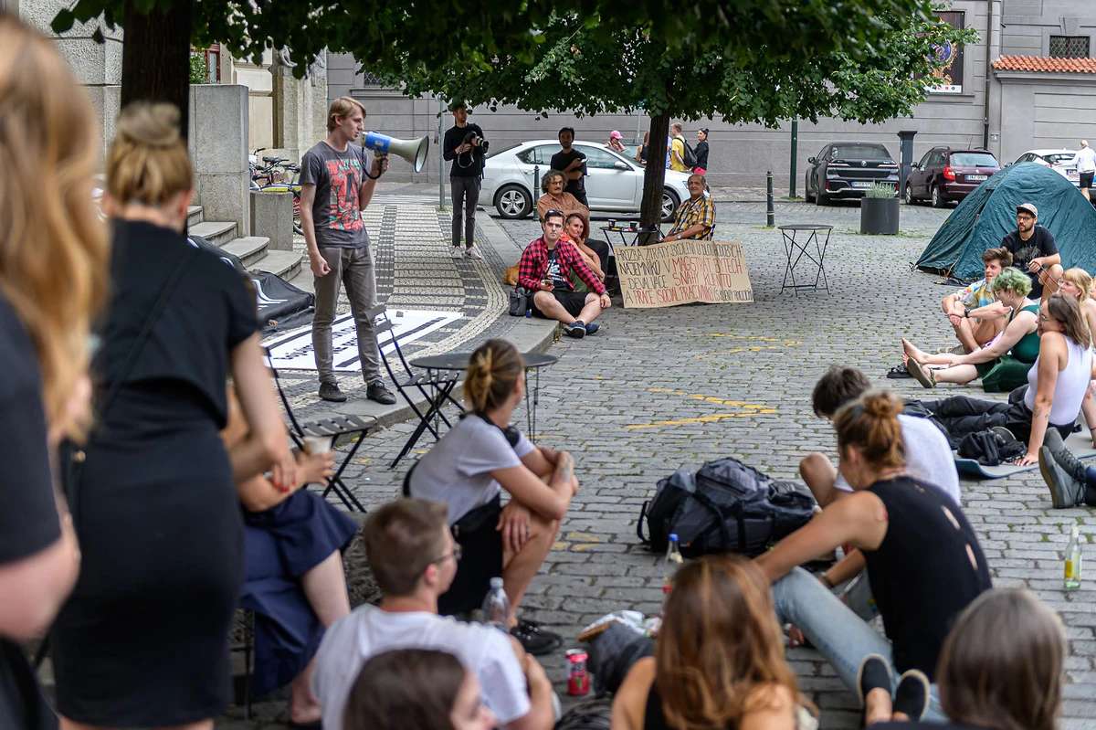 Místo aby bylo víc lidí v sociálních bytech, bude víc lidí na ulici 15 2023 07 23 Jezevky bydleni magos 2400px 7564